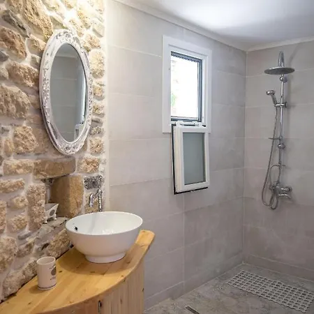Anastasia Traditional House * Lardos